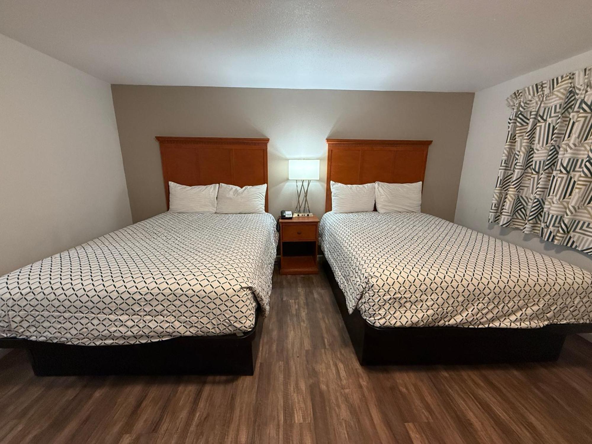Budget Inn בנד מראה חיצוני תמונה