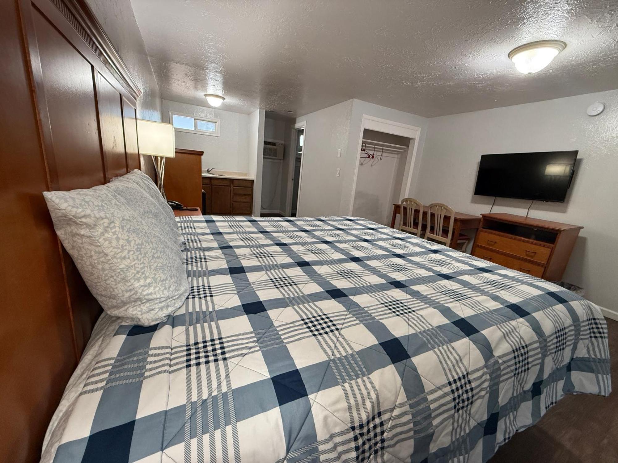 Budget Inn בנד מראה חיצוני תמונה